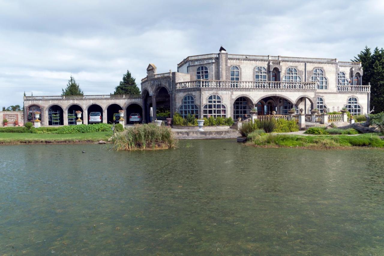 Bygracealone Manor Hotell Outeniekwa Eksteriør bilde